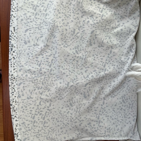 Express Body Contour Tee - Picture 5 of 9